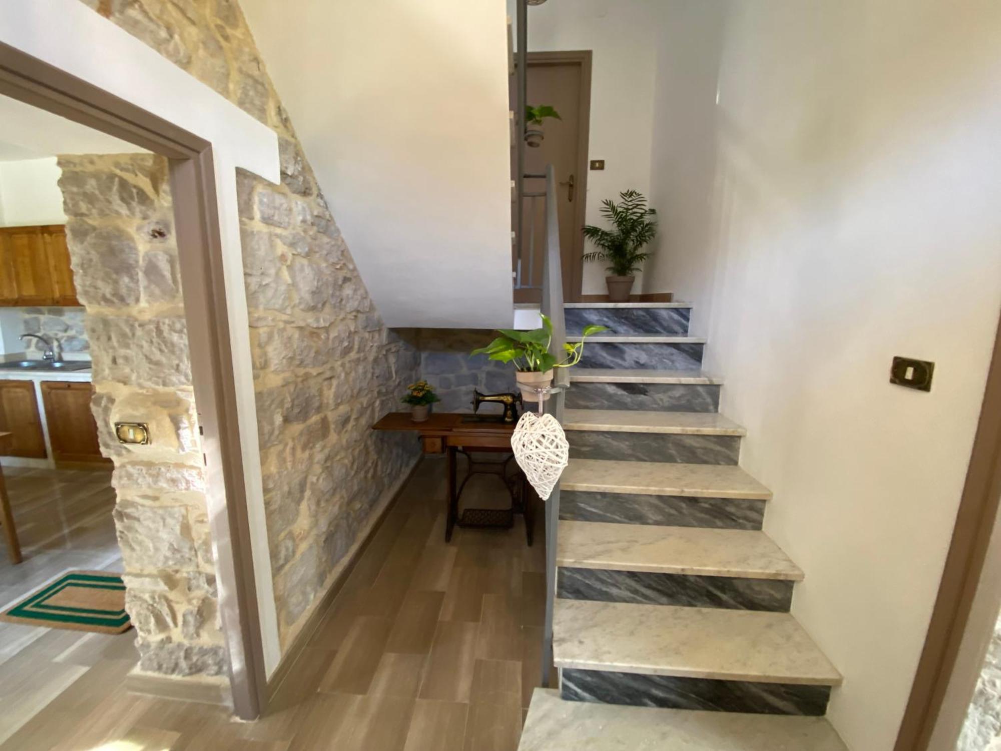 Bed and Breakfast La Casa Di Nonna Tella Lenola Exterior foto